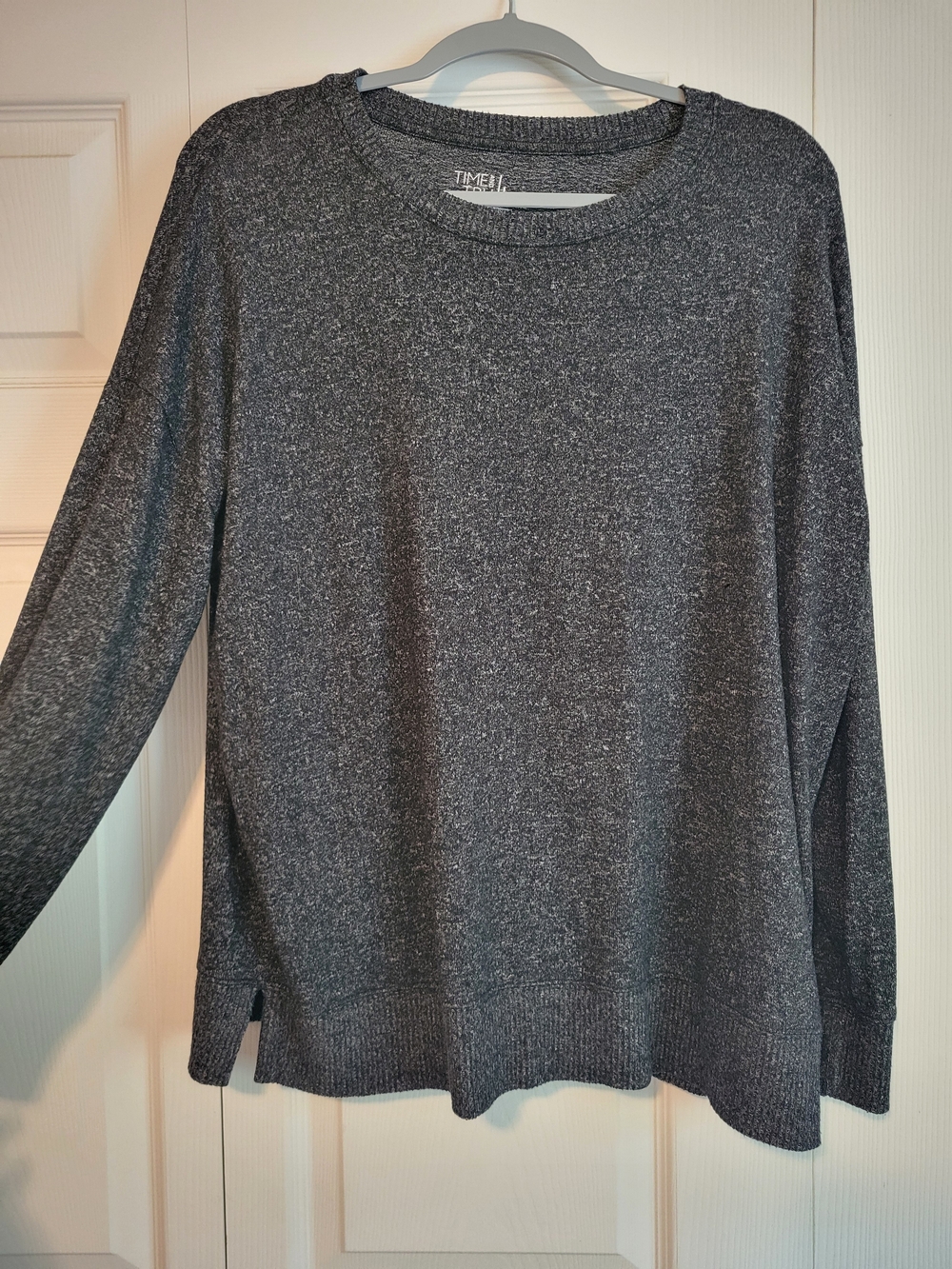 Time and Tru Heathered Charcoal Crewneck Sweater